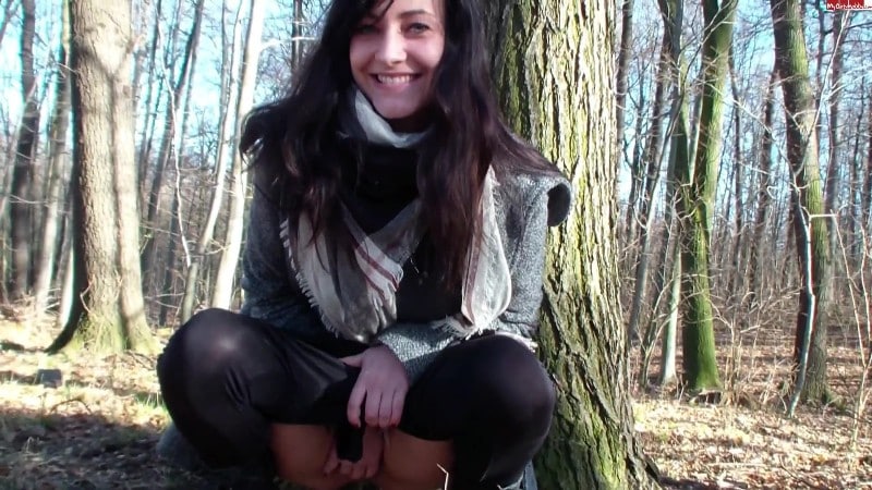 Young-Devotion - Mein erstes mal Outdoor gepisst 5