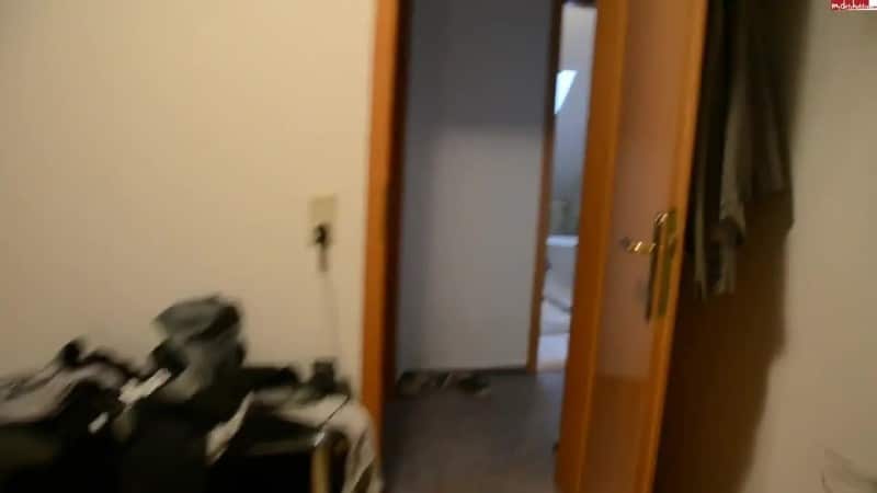 Young-Devotion - Uncut und ungeschminkt - Guten Morgen Sex unter der Dusche 2