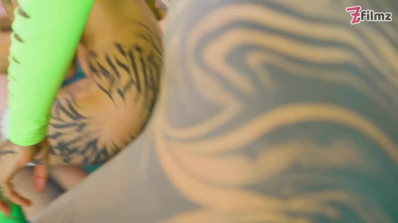 Z-Filmz - Lesbenorgie - Dildos und Costum - Echte orgasmen von Tattoo Grisl 2