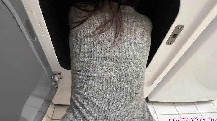 [BadMommyPOV] Ivy Ireland - Laundry Chore Turns Into Stepson's Fantasy (2025-11-14) [2160p] 1