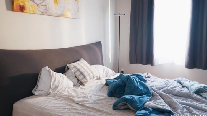 [Brazzers] Obsessed Exes Zoey Uso [2160p] 23-11-2025 2