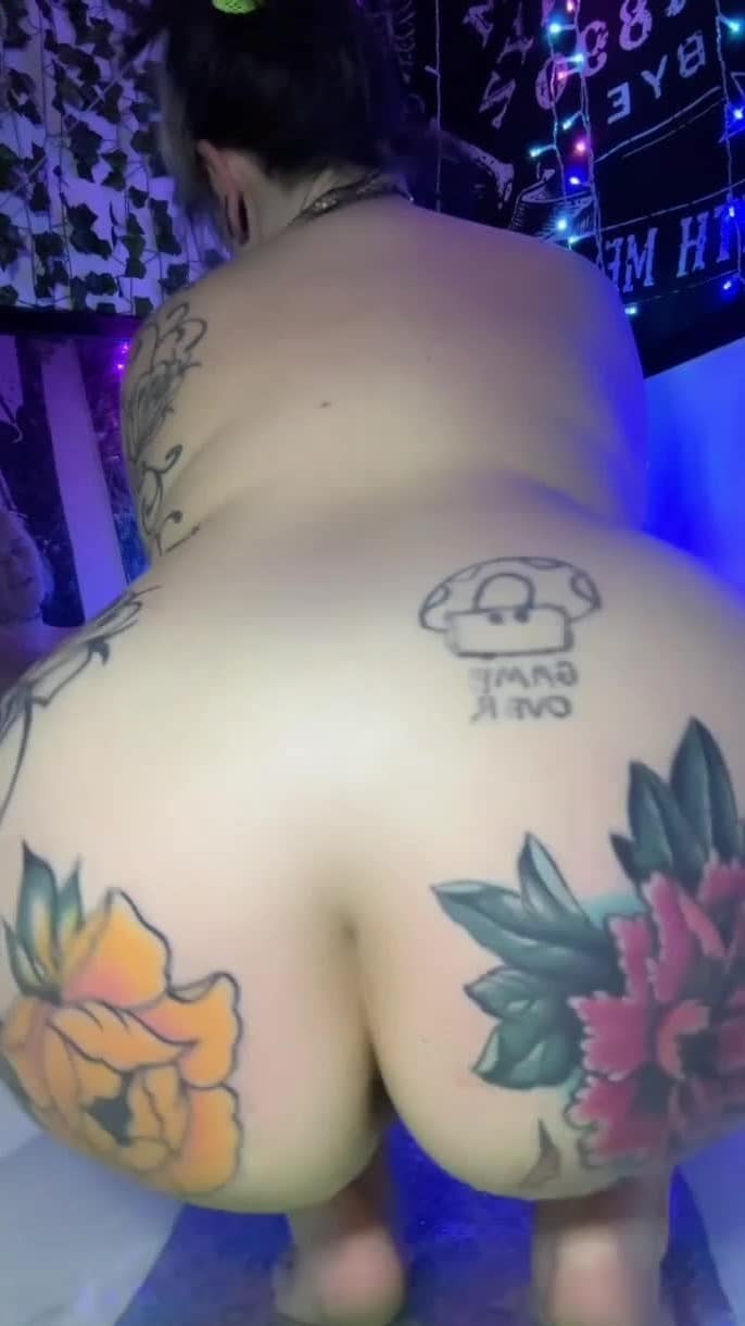 [Manyvids] Carolinebloo - Mommy Boddy Worship 5