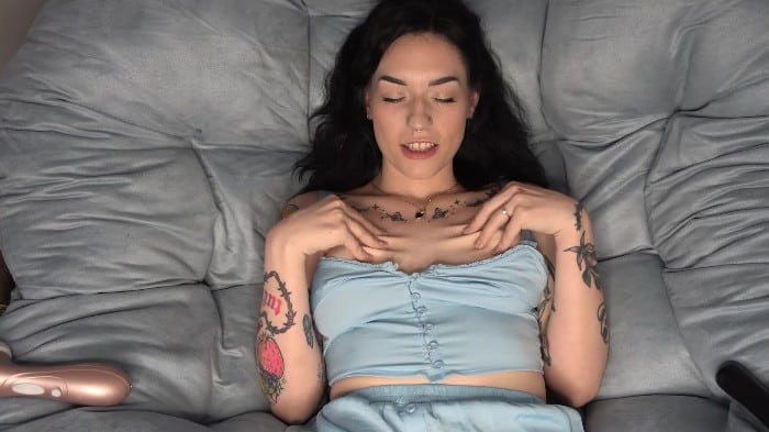 [Manyvids] Cutie Frankie - Gfe With Funny And Nerdy E-Girl [1080p] 1