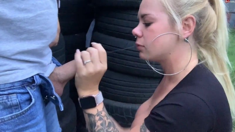 devil-sophie - Autopanne - Der Smoke Fick Blow - Dem Abschlepphelfer den Kopf verdreht 3