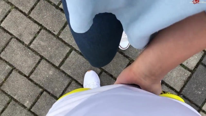 devil-sophie - Den traurigen Fu baller am Stadion in Jeans Arsch abgeblasen 1