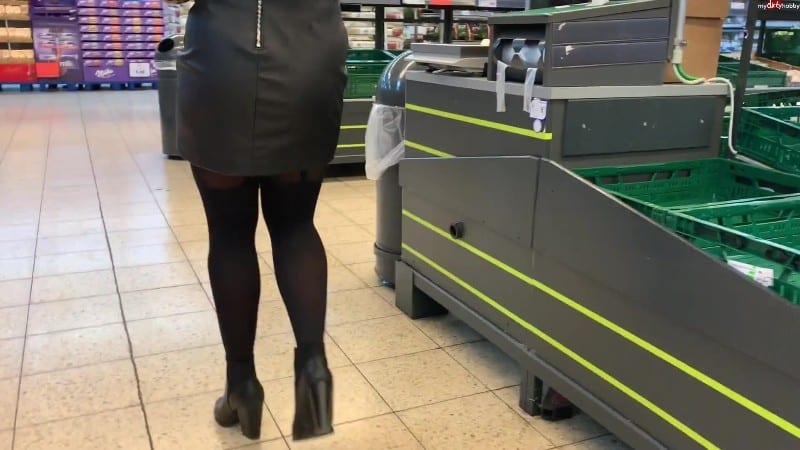 devil-sophie - Public im Einkaufsladen - Gurke und Moehren eingefuehrt upsi ich lass es 29