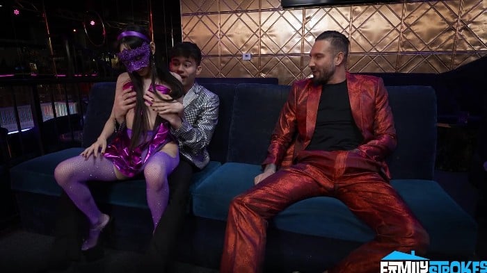 [FamilyStrokes] "spitroast Me, Just Don't Tell Mom I'm A Stripper!" Ronnie's Secret Revealed - 2025-11-14 - 1080p 4