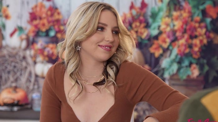 [FamilySwap] Britt Blair And Gigi Dior - Swapbros Dick Tastes Like Thanksgiving Turkey [2160p] 1