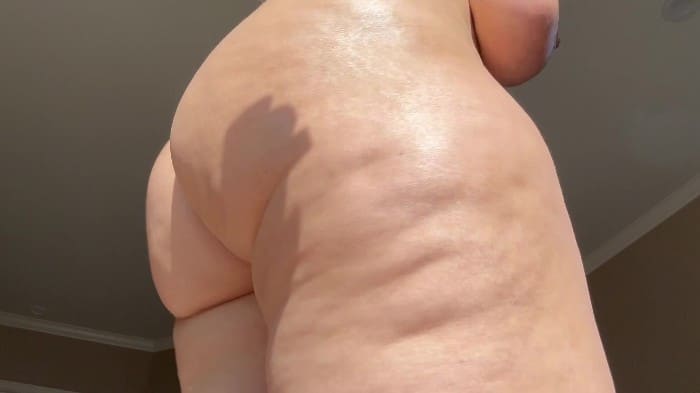 [Manyvids] Giablaze - Belly Fetish Playing With My Oiled Up Big Belly Joi 4 5