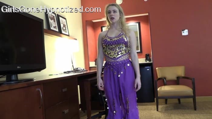 Girlfriends - November 28, 2025 Girlsgonehypnotized - Scarlett Hypnotized 4