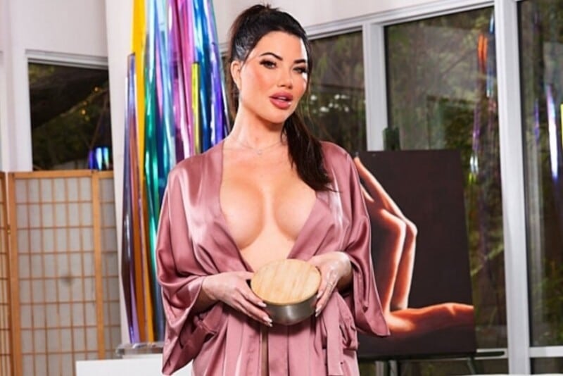 Savanah Storm - Live Demo Drama 21