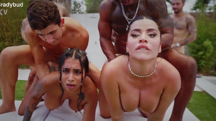 [XVideosRed] Yasmina Khan & Sara Retali Vs 10 Men Mega Gangbang (2025-10-18) [2160p] 4