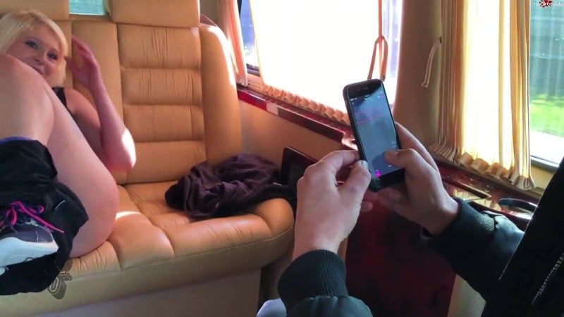 merry4fun - Mit User Spielzeuge oeffentlich ferngesteuert 3