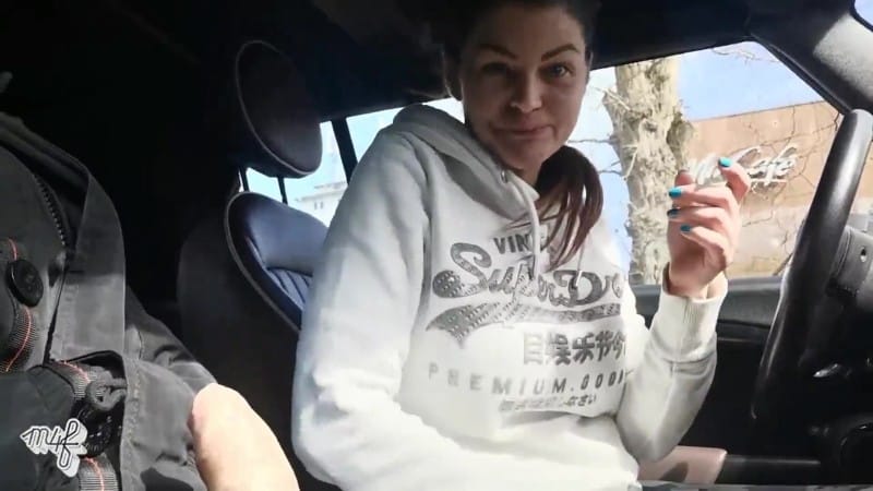 merry4fun - Public Blowjob im McDrive Kiel 4