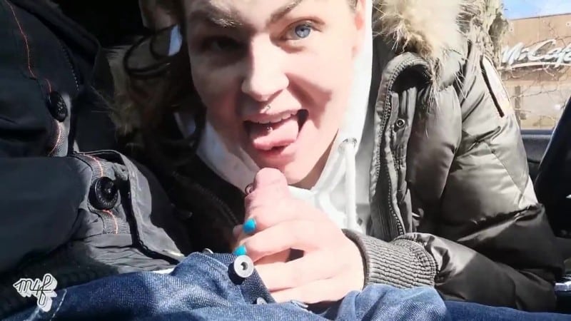 merry4fun - Public Blowjob im McDrive Kiel 23