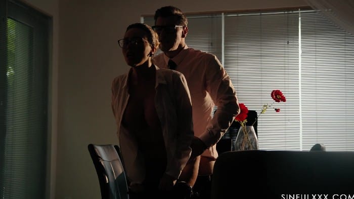 [SinfulXXX] Karina King - What Happens In The Office 2 [2160p] 21-11-2025 2