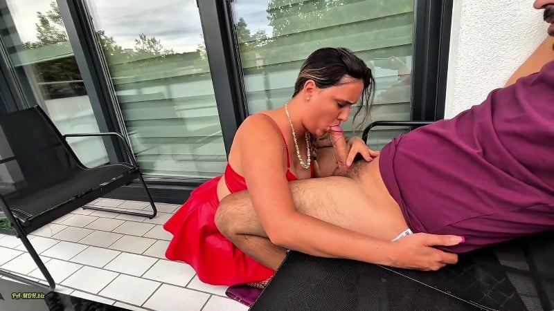 x lady 69 - Outdoor - abmelken auf dem Balkon - Spritz mich voll 4