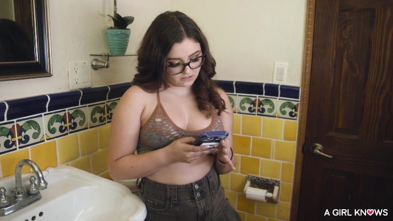 AGirlKnows 23 11 23 London River Hazel Moore And Leana Lovings FullHD 25