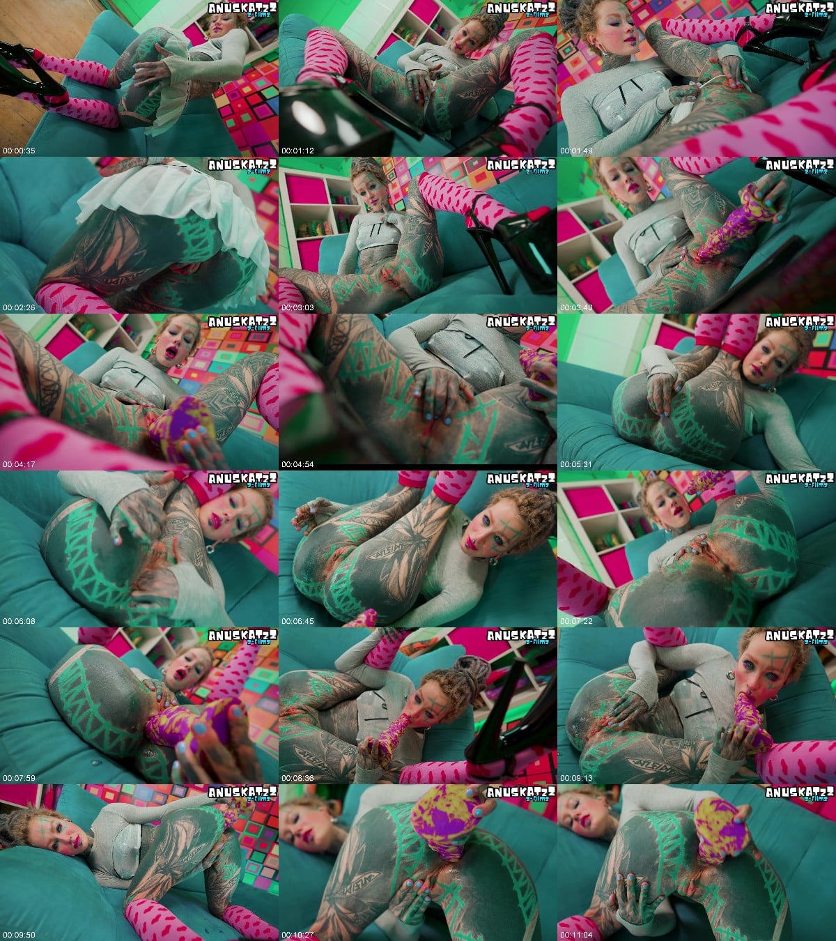 Anuskatzz - Tattoo Girl spielt mit ihrem Anus - Sexspielzeug und Solo Masturbation 6