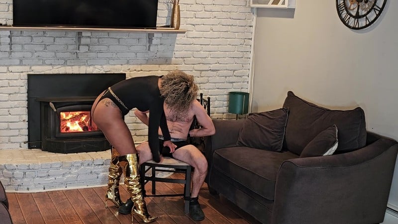 Ballbusting Bianca - Dominabianca - 100 Hits Of Pleasure Episode 4 Golden Boots Of Destruction 1