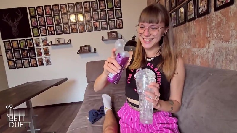 BettDuett - Freund mit der Fleshlight entjungfert 2