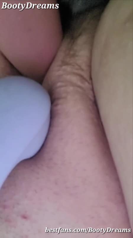 BootyDreams - Heftiger Orgasmus Mit Dildo Und Satisfyer 2