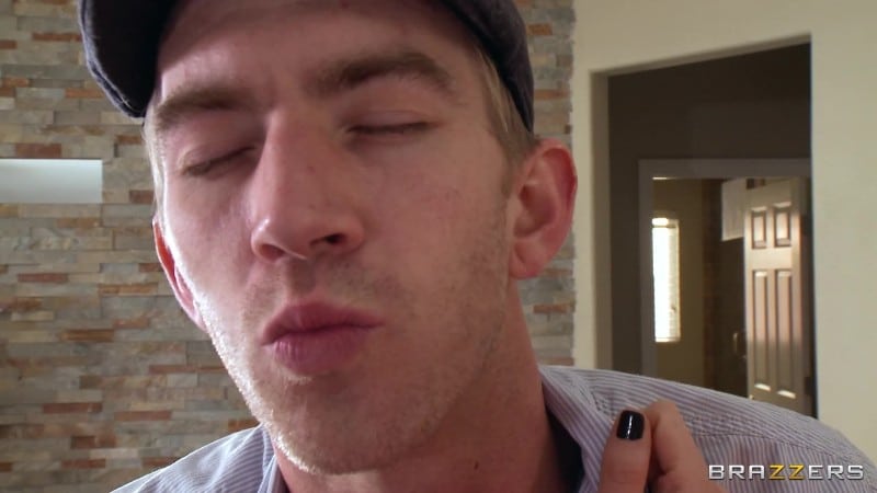 [BrazzersExxtra | Brazzers] 25/12/06 Occupied The Best Of Bathroom Sex FullHD 4