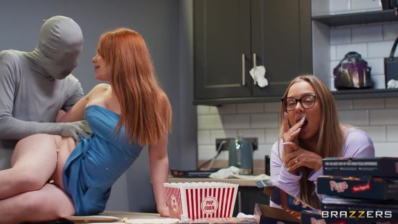 [BrazzersExxtra | Brazzers] 25/12/07 Ella Hughes Pervy Pranky Portable Glory Hole FullHD 3