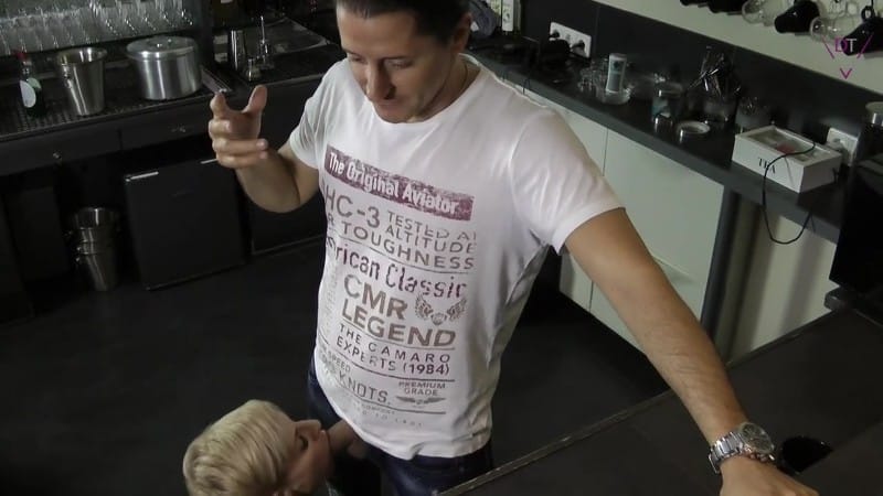 Dirty-Tina - Sie lutscht in hinter der Bar ab - Cat-Coxx - Costas Antonis 22