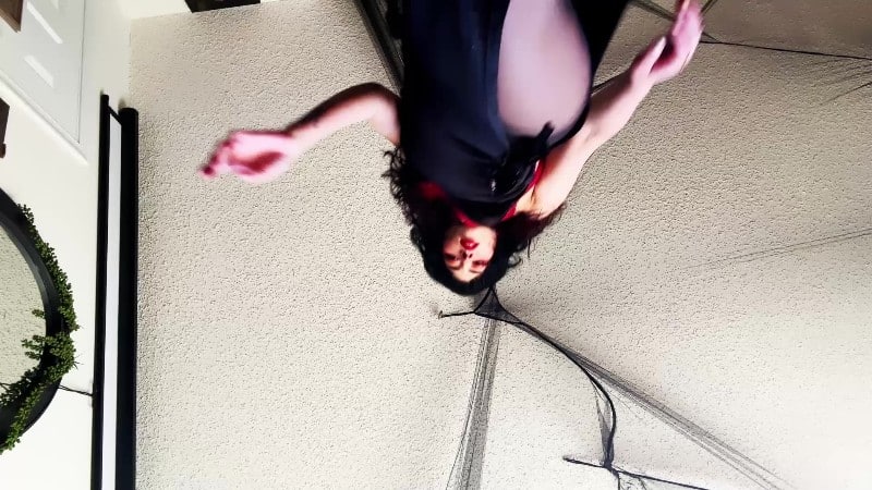 EnchantrixV - Laughing and Stomping 5