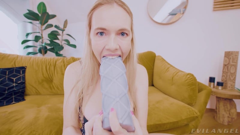 EvilAngel 25/12/14 Rebel Rhyder Huge Dildo Anal Gaping 4k/1080 3