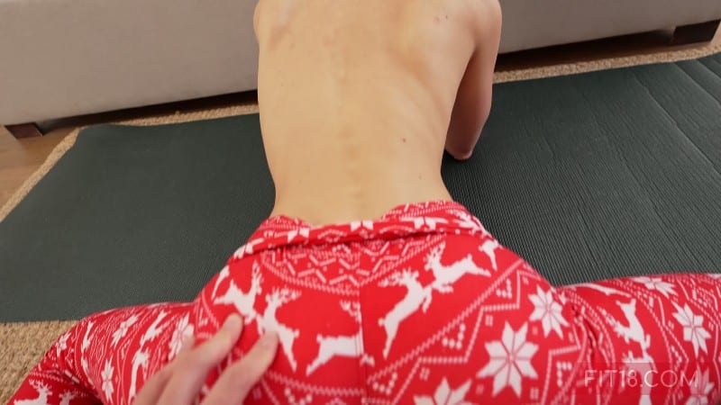 0day Clips - December 20, 2025 Fit18 E197 Gina Gerson Ginas Christmas Yoga 4k 2