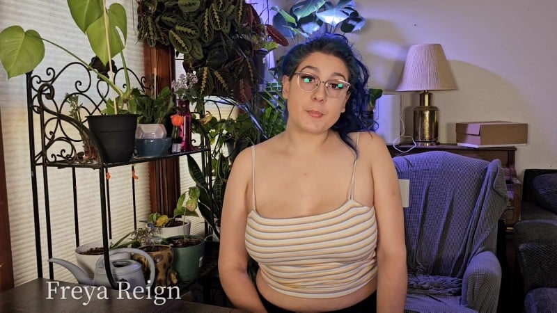 Freya Reign - Interrupting Your Domme Ends In A Hole Stretching Lesson 1