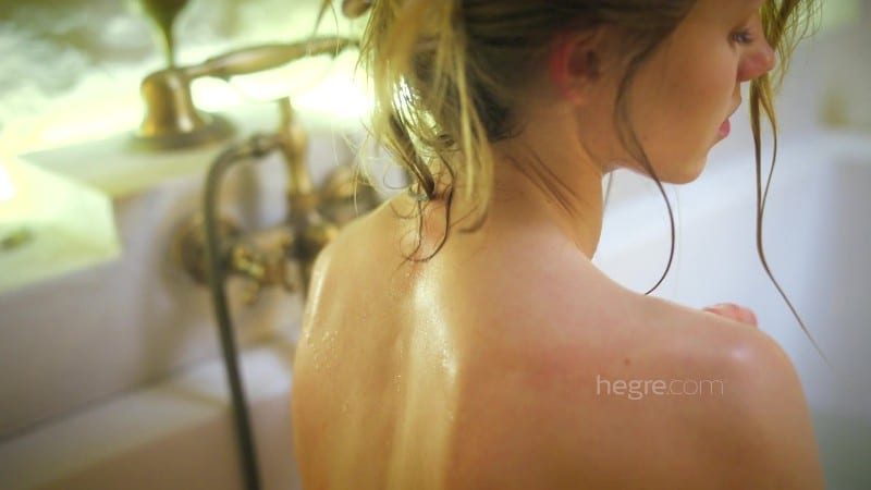 Hegre 25/12/09 Valeriia Erotic Bathing Rituals FullHD 5