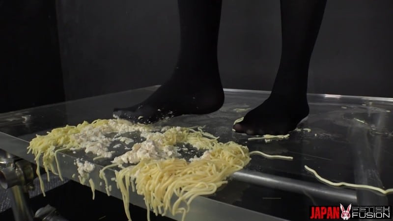 Japan Fetish Fusion - Yua s Elegant Food Crush Destruction By Stockings Heels 5
