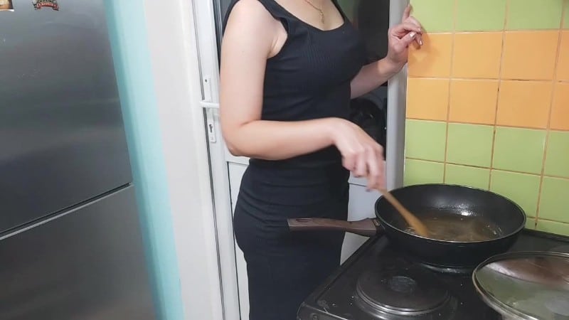JuliaCrown - Disgust food cooking nasty Strudel 4