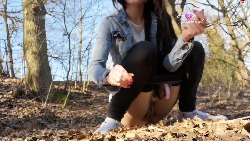 Kitty Lou - NS in weißen Chucks - Wunschclip 5