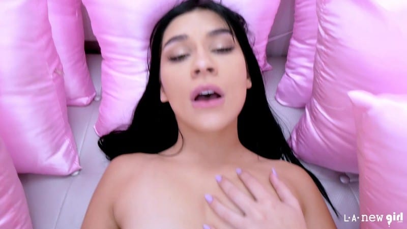 LANewGirl 25/12/02 Episode 441 Delilah Dagger FullHD 2