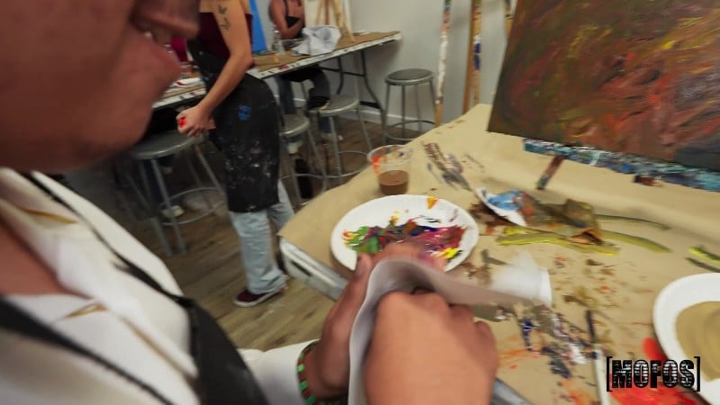 [LetsPostIt | Mofos] 25/12/21 Munro Blaxxx Painting Class Ass FullHD 2