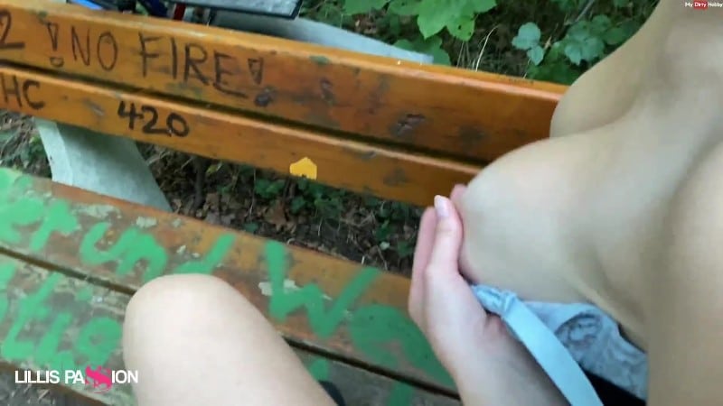 LillisPassion - Fast erwischt - Einfach im Park gefickt 4
