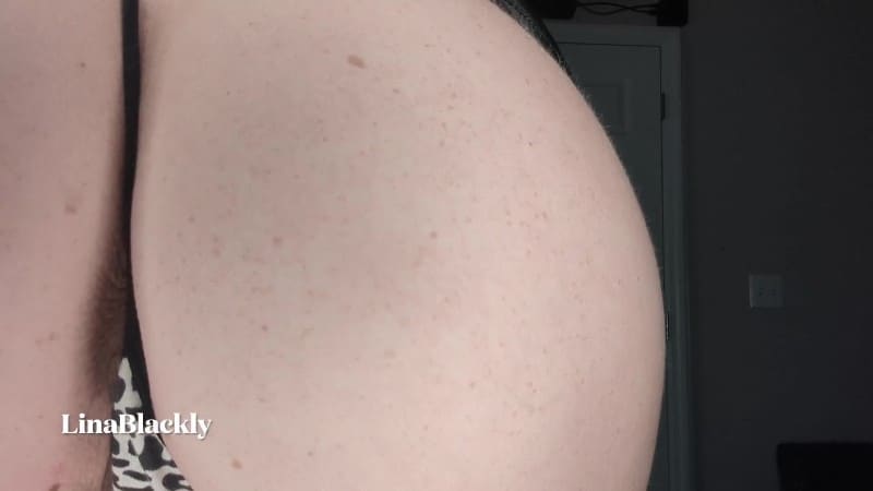 LinaBlackly - Caught Sniffing Mommy's Panties 4