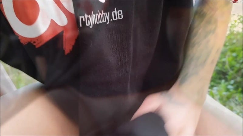 Little-Charlotte - Mein 1 Oudoor-Fick - Ich trau mich 5