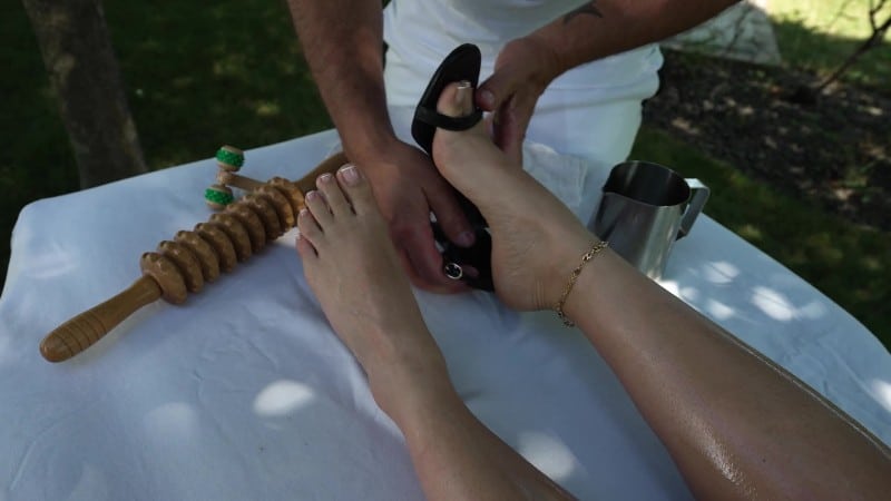 LoveHerFeet 25/12/03 Tatiana Alvarez Oils And Massages FullHD MP4-P2P 2