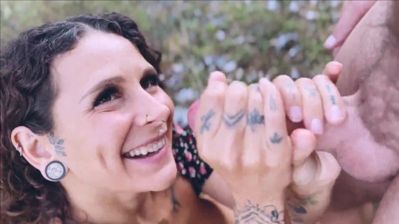 MaraWalks - Outdoor Blowjob mit Cumshot Explosion 4