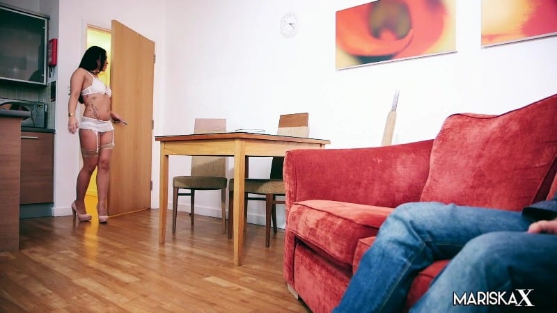 MariskaX 25/12/19 Hanna Shaw Couch Fuck Fest FullHD 3