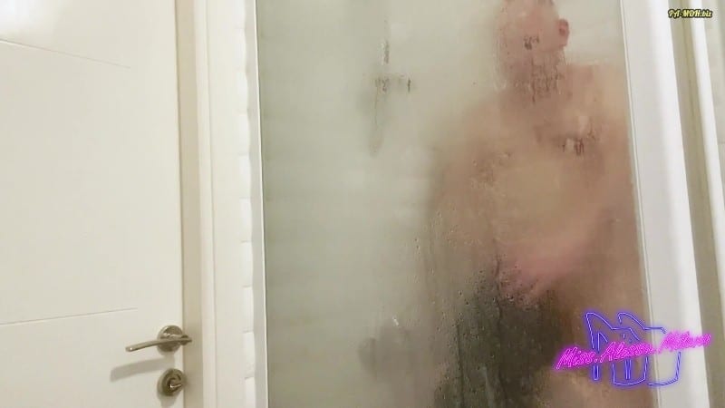 MissAlessaMilano - Fick Mich Unter Der Dusche - So geht duschen mit mir 5