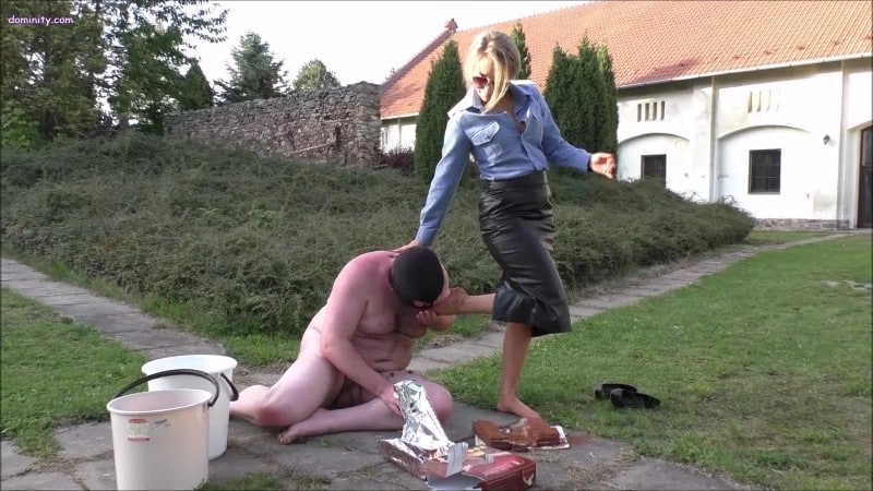 Mistress Courtney - SLAVEPIG FEEDING 3