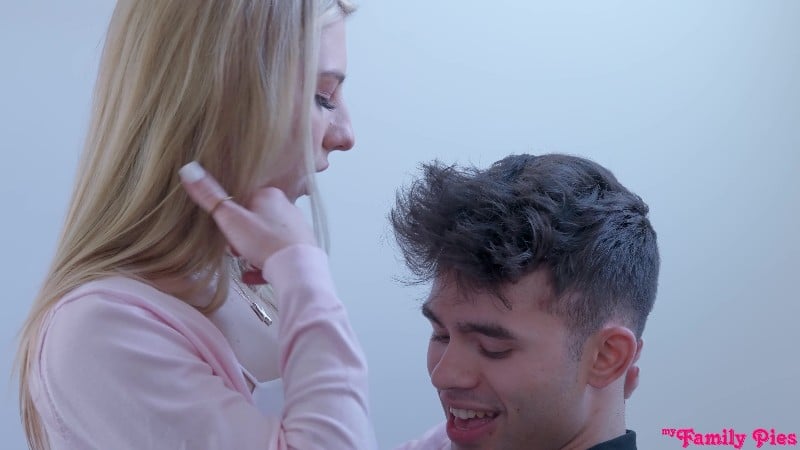 [MyFamilyPies | Nubiles-Porn] 25/12/20 Cheerleader Kait Megan Marx And Mia River 4k 23