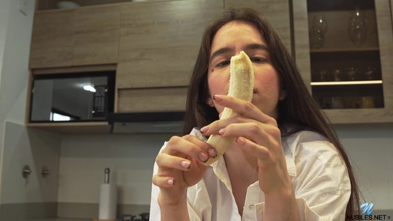 Nubiles 25/12/02 Karolin Gomez Elegant Look FullHD 16