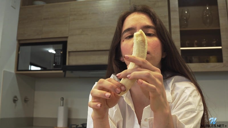 Nubiles 25/12/02 Karolin Gomez Elegant Look 4k 6